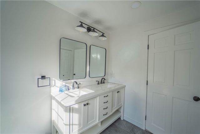 94 Quaker Lane, Scituate, RI 02857