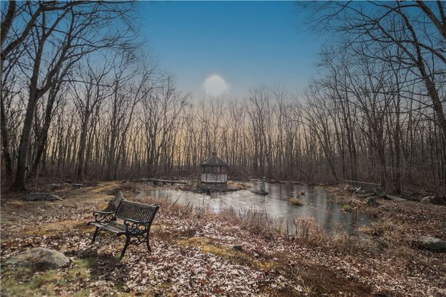 94 Quaker Lane, Scituate, RI 02857