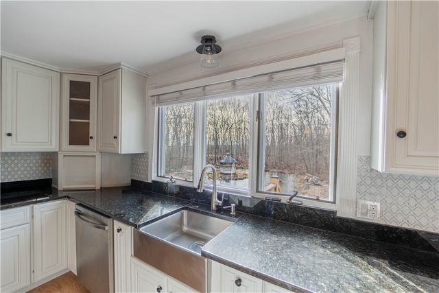 94 Quaker Lane, Scituate, RI 02857