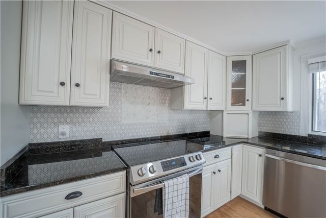 94 Quaker Lane, Scituate, RI 02857