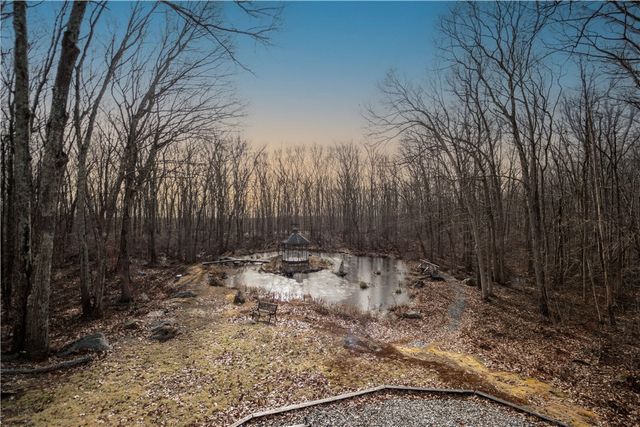 94 Quaker Lane, Scituate, RI 02857