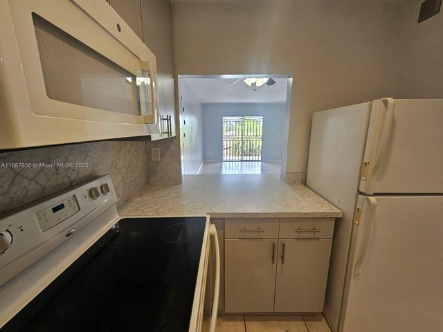 10851 SW 2nd St K310, Sweetwater, FL 33174
