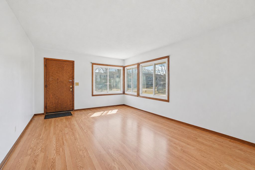 1561 Clarence Street, Saint Paul, MN 55106 — photo 3