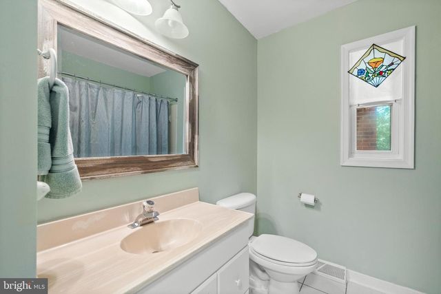 210 LAKE CAROLINE DR, Ruther Glen, VA 22546