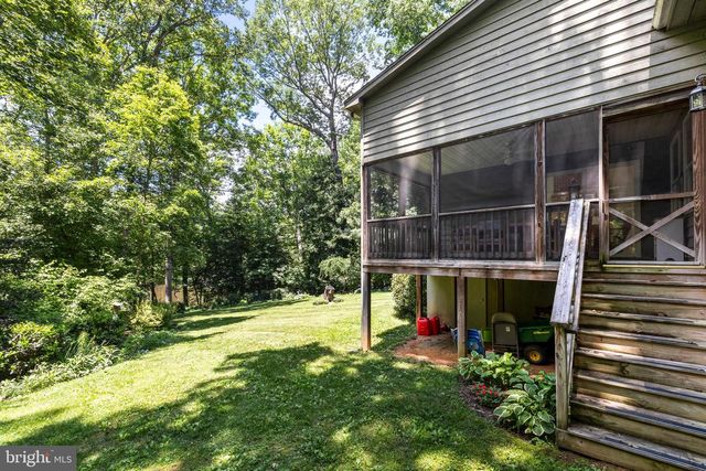 210 LAKE CAROLINE DR, Ruther Glen, VA 22546