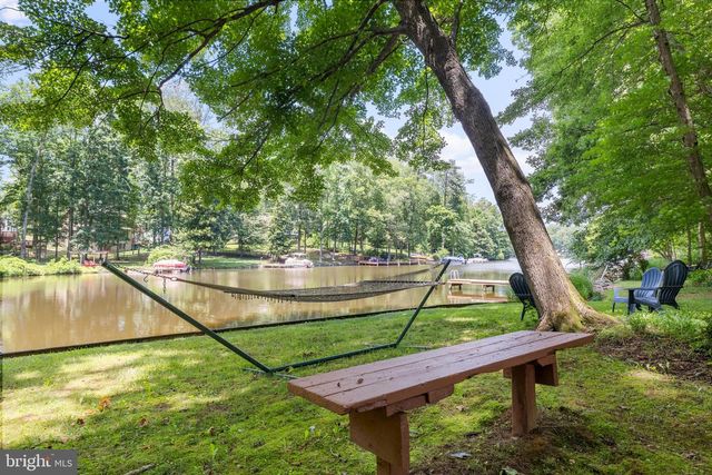 210 LAKE CAROLINE DR, Ruther Glen, VA 22546