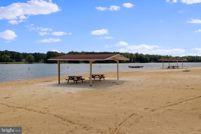 210 LAKE CAROLINE DR, Ruther Glen, VA 22546