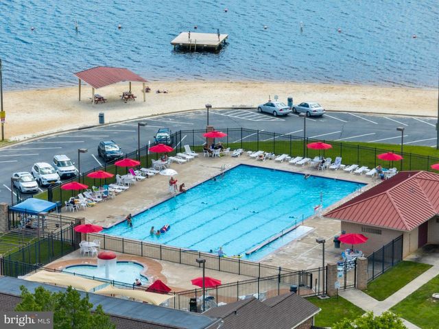 210 LAKE CAROLINE DR, Ruther Glen, VA 22546