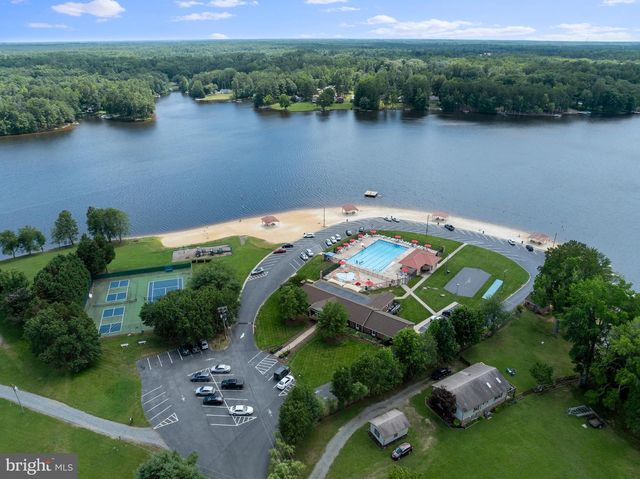 210 LAKE CAROLINE DR, Ruther Glen, VA 22546