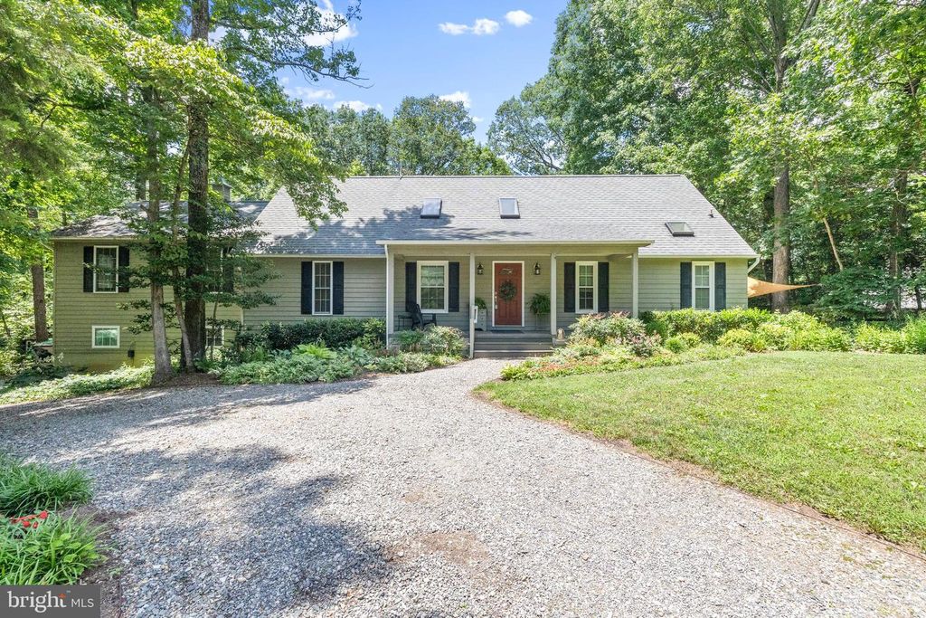 210 LAKE CAROLINE DR, Ruther Glen, VA 22546