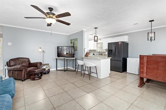 1845 King Arthur Court, Pinehurst, TX 77630