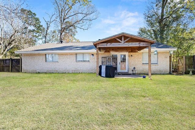 1845 King Arthur Court, Pinehurst, TX 77630