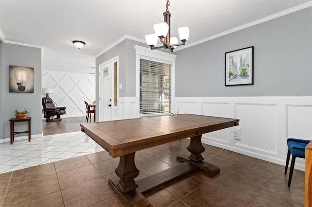 1845 King Arthur Court, Pinehurst, TX 77630