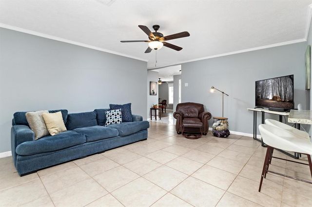 1845 King Arthur Court, Pinehurst, TX 77630