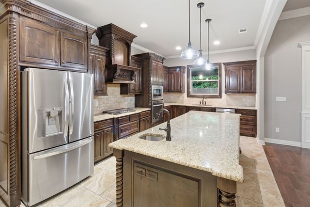 7765 Hickory Spring Lane, Tyler, TX 75703