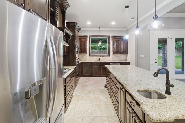 7765 Hickory Spring Lane, Tyler, TX 75703