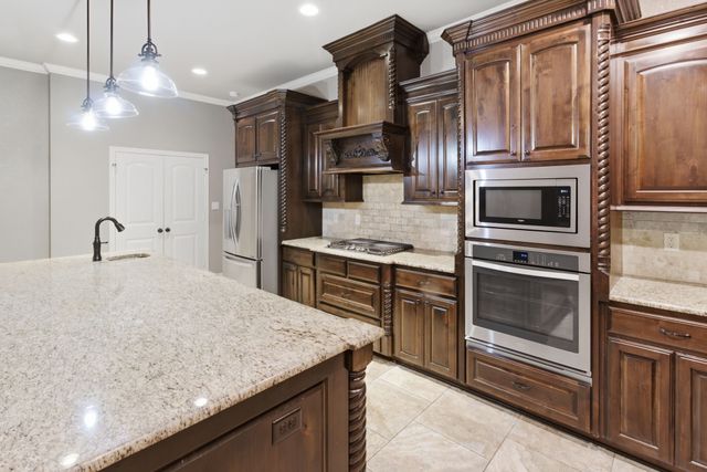7765 Hickory Spring Lane, Tyler, TX 75703