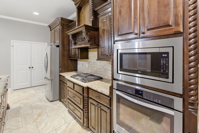 7765 Hickory Spring Lane, Tyler, TX 75703