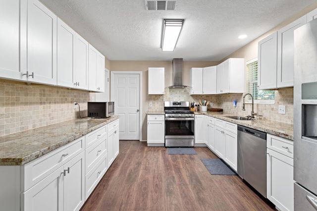 629 Carolyn Street, Winnie, TX 77665