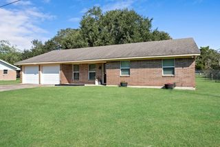 629 Carolyn Street, Winnie, TX 77665