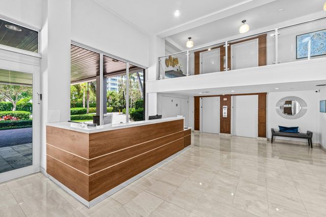 875 E Camino Real 16c, Boca Raton, FL 33432