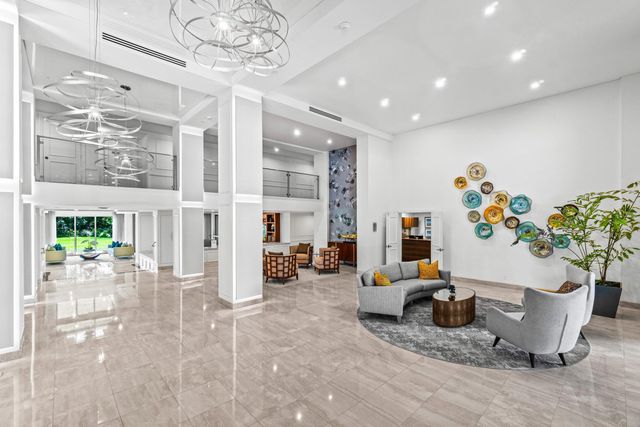 875 E Camino Real 16c, Boca Raton, FL 33432