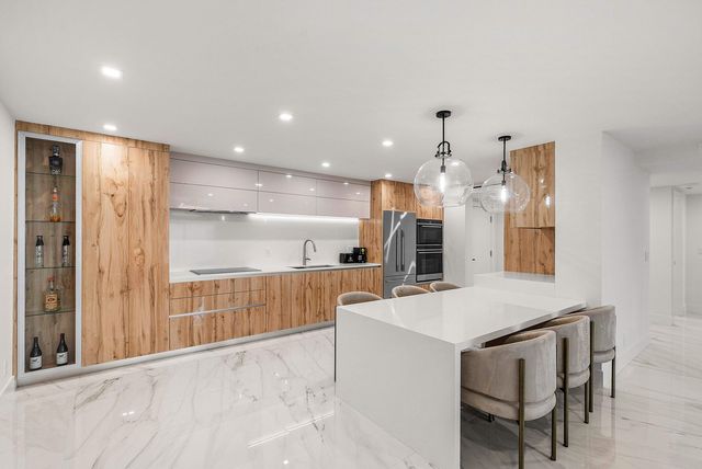 875 E Camino Real 16c, Boca Raton, FL 33432