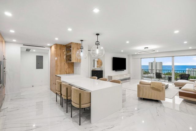 875 E Camino Real 16c, Boca Raton, FL 33432