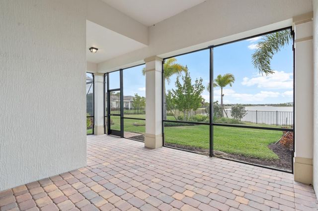 10390 Northbrook Circle, Palm Beach Gardens, FL 33412
