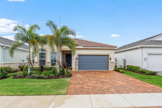 10390 Northbrook Circle, Palm Beach Gardens, FL 33412