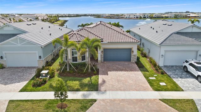 10390 Northbrook Circle, Palm Beach Gardens, FL 33412