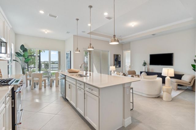 10390 Northbrook Circle, Palm Beach Gardens, FL 33412