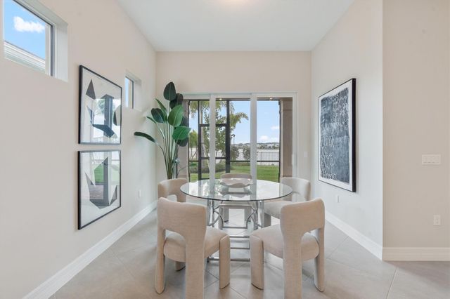 10390 Northbrook Circle, Palm Beach Gardens, FL 33412