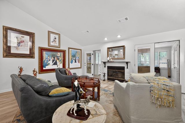 18 Emanuel Drive, Hot Springs Village, AR 71909