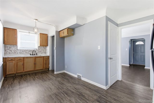 5918 Cadieux Road, Detroit, MI 48224