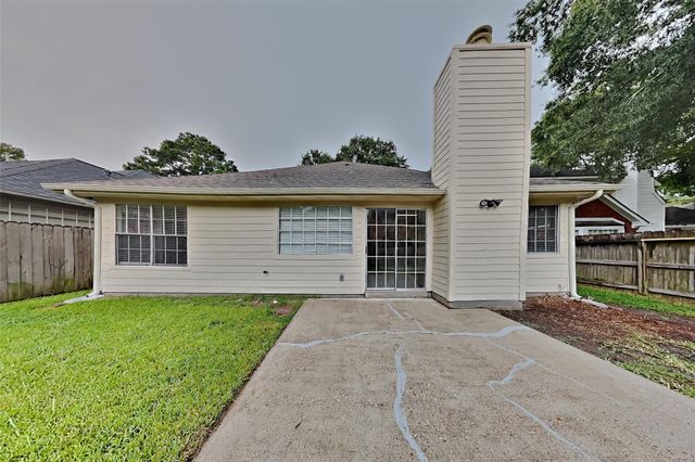 5026 Maple Brook Lane, Houston, TX 77345