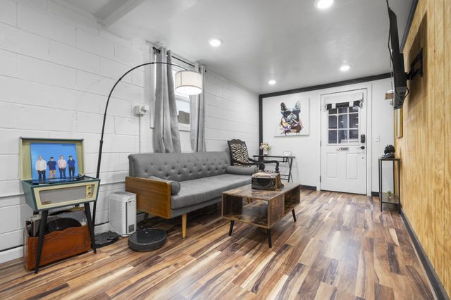 528 Continental Dr, Nashville, TN 37209