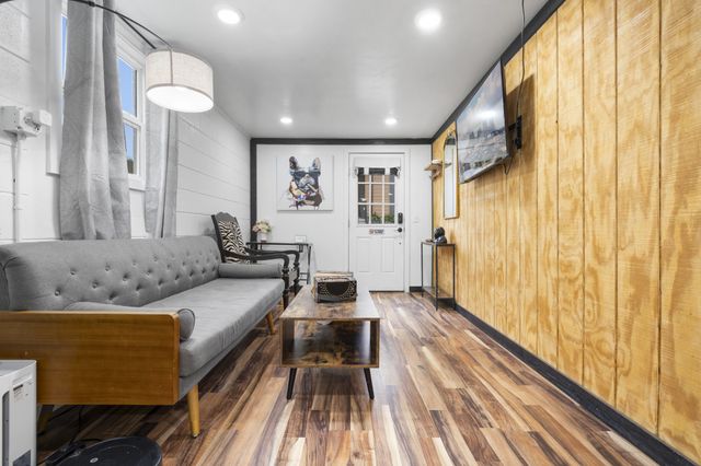 528 Continental Dr, Nashville, TN 37209