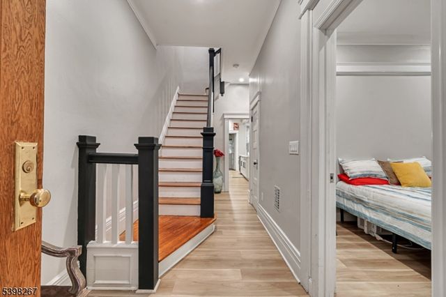 257 Woodlawn Ave, Jersey City, NJ 07305