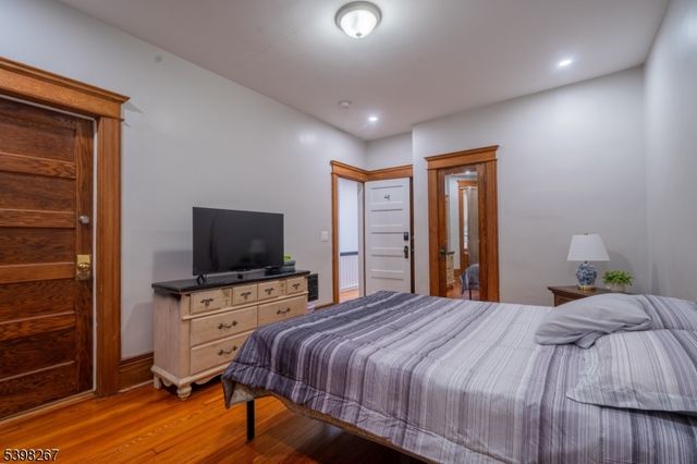 257 Woodlawn Ave, Jersey City, NJ 07305