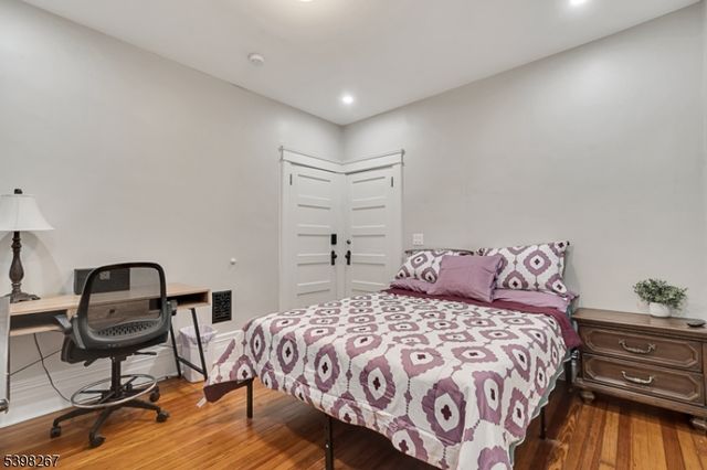 257 Woodlawn Ave, Jersey City, NJ 07305