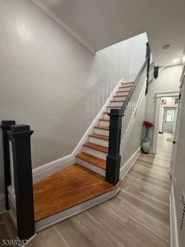 257 Woodlawn Ave, Jersey City, NJ 07305