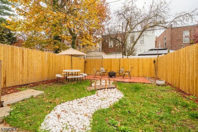 257 Woodlawn Ave, Jersey City, NJ 07305