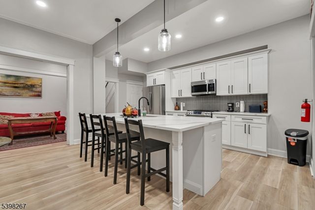 257 Woodlawn Ave, Jersey City, NJ 07305