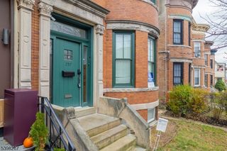 257 Woodlawn Ave, Jersey City, NJ 07305