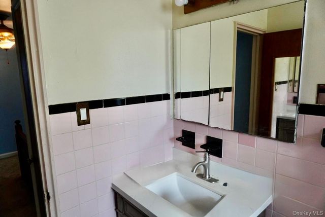 3001 Bronxwood Avenue, Bronx, NY 10469