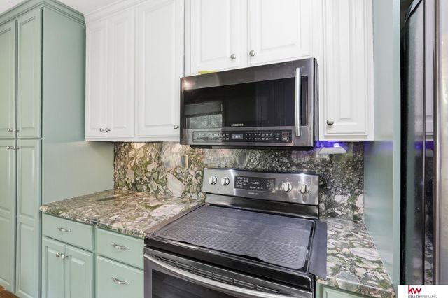 222 Pickardy Lane, Council Bluffs, IA 51503
