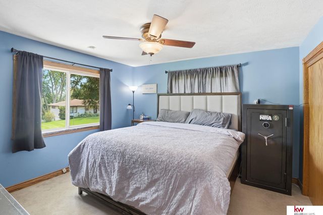 222 Pickardy Lane, Council Bluffs, IA 51503