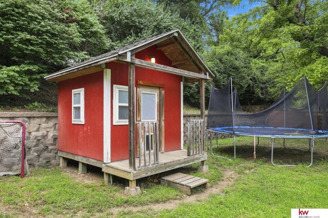 222 Pickardy Lane, Council Bluffs, IA 51503