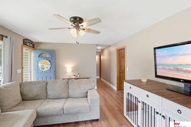 222 Pickardy Lane, Council Bluffs, IA 51503